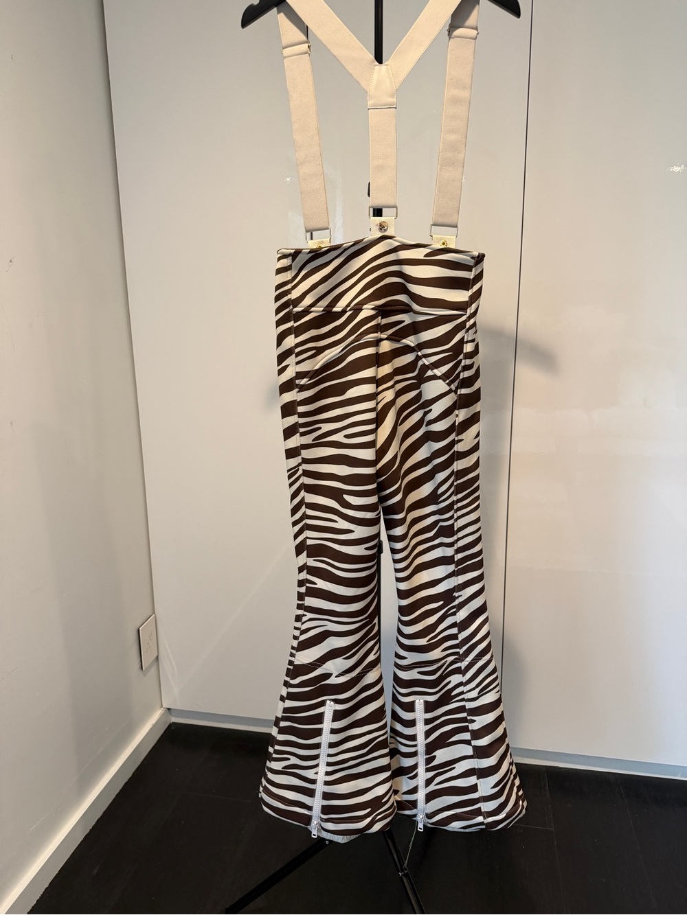 Zebra-Print Wide Leg Pants with Cream Suspenders - Picture 3 of 3